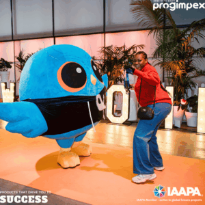 Groot opblaasbaar mascottepak met opvallend karakterdesign. Eclipse Foundation made by Progimpex
