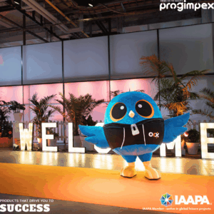 Opblaasbaar mascottepak op maat voor merkactivatie. Eclipse Foundation made by Progimpex