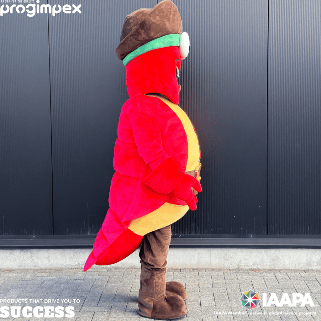Levensgrote Fjordy-mascotte van Fjord Line, uitgevoerd als vrolijke rode kreeft met piratenlook, klaar om kinderen en volwassenen aan boord te verwelkomen. | Maatwerk Pluche Knuffels | Fabrikant Merchandise | Progimpex Levensgrote Fjordy-mascotte van Fjord Line, uitgevoerd als vrolijke rode kreeft met piratenlook, klaar om kinderen en volwassenen aan boord te verwelkomen.